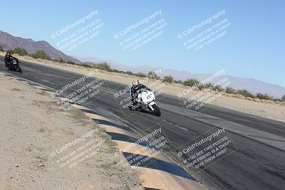 media/Dec-01-2025-Moto Forza (Mon) [[2daa91e15f]]/2-Intermediate Group/Session 4 (Turn 10 Inside)/